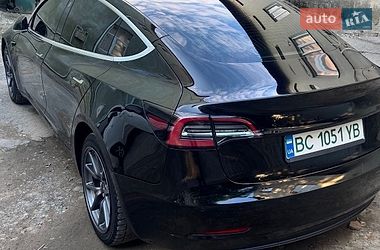 Седан Tesla Model 3 2019 в Дрогобыче