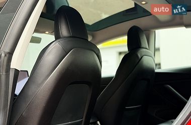 Седан Tesla Model 3 2019 в Києві
