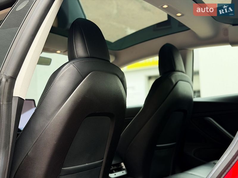 Седан Tesla Model 3 2019 в Києві
