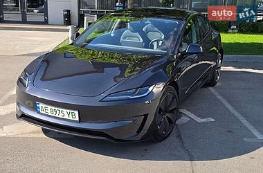 Седан Tesla Model 3 2025 в Днепре