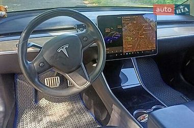 Седан Tesla Model 3 2019 в Львове