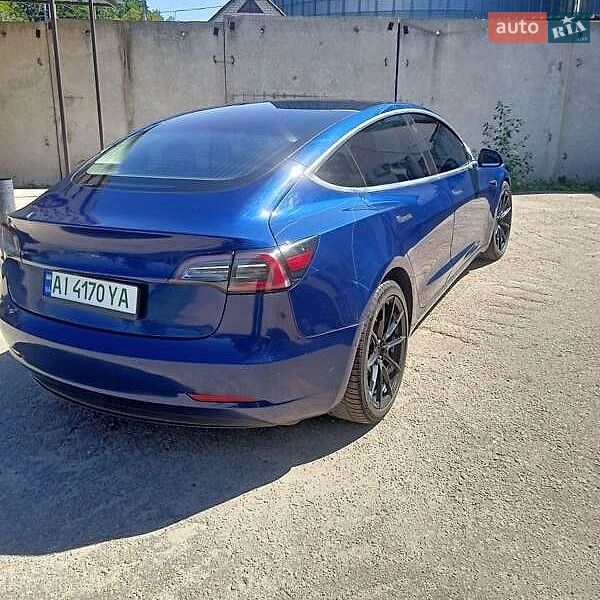 Седан Tesla Model 3 2019 в Львове