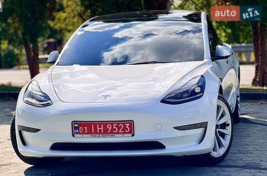Седан Tesla Model 3 2023 в Дубно