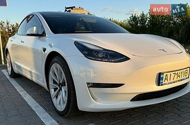 Седан Tesla Model 3 2023 в Ирпене
