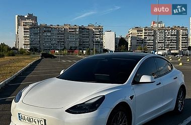 Седан Tesla Model 3 2022 в Києві