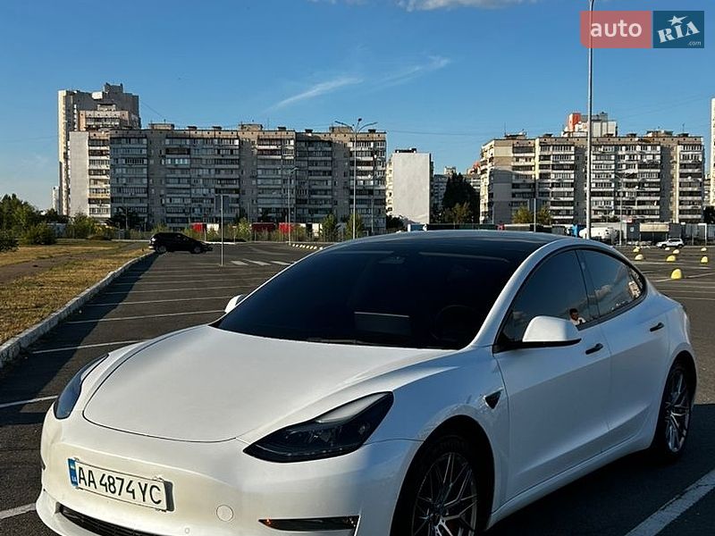 Tesla Model 3 2022