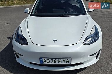 Седан Tesla Model 3 2023 в Виннице