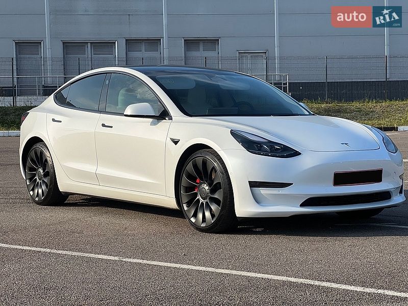 Tesla Model 3 2022