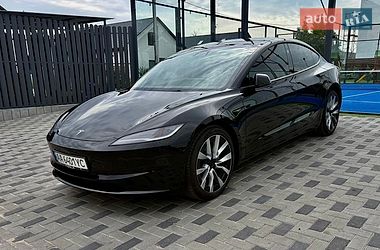 Седан Tesla Model 3 2024 в Києві