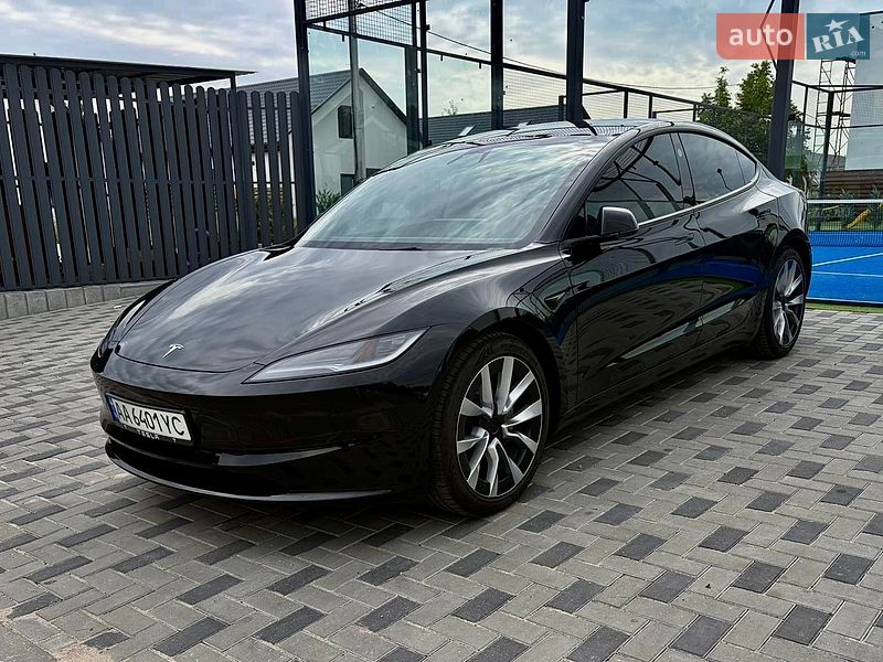 Tesla Model 3 2024