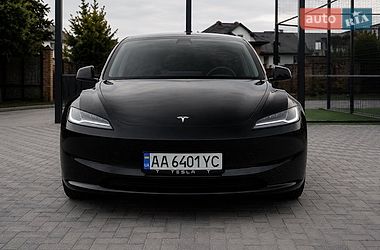 Седан Tesla Model 3 2024 в Киеве