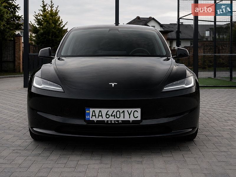 Седан Tesla Model 3 2024 в Киеве
