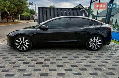 Седан Tesla Model 3 2024 в Киеве