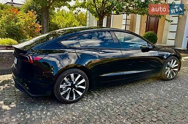 Седан Tesla Model 3 2024 в Киеве