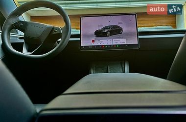 Седан Tesla Model 3 2024 в Києві