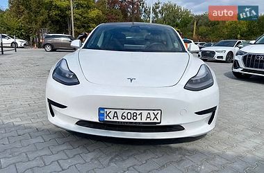 Седан Tesla Model 3 2020 в Львове