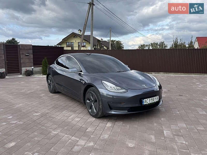 Tesla Model 3 2020