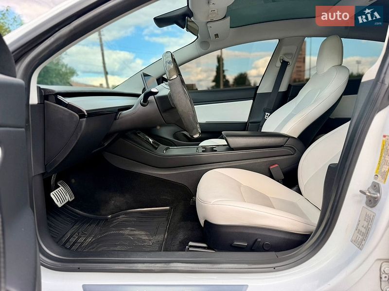 Седан Tesla Model 3 2019 в Кривом Роге