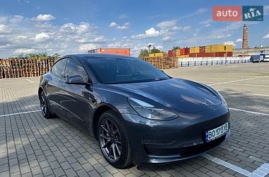 Седан Tesla Model 3 2023 в Тернополе