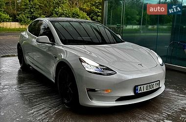 Седан Tesla Model 3 2019 в Киеве
