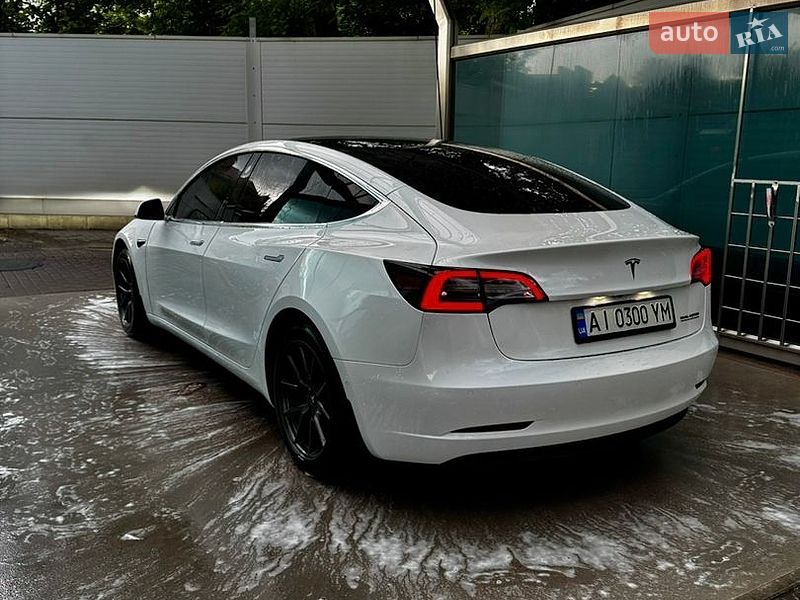 Седан Tesla Model 3 2019 в Киеве