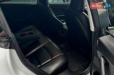 Седан Tesla Model 3 2019 в Киеве