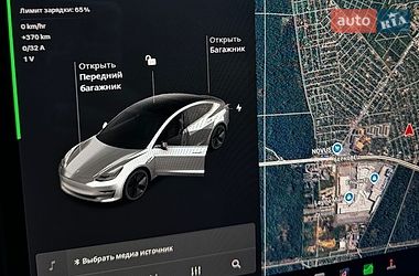 Седан Tesla Model 3 2019 в Киеве