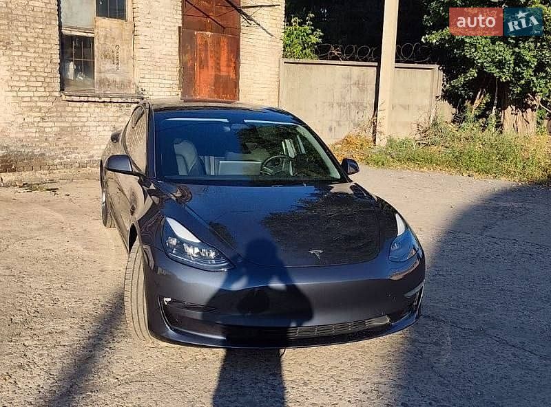 Tesla Model 3 2023