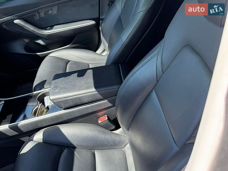 Седан Tesla Model 3 2019 в Запорожье