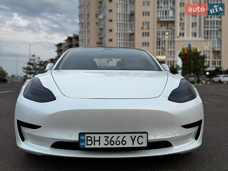 Седан Tesla Model 3 2020 в Одессе