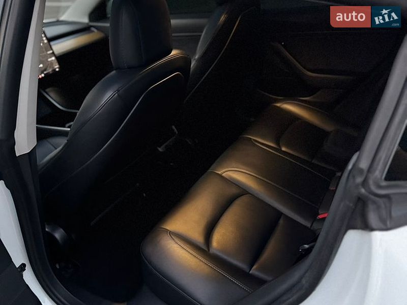 Седан Tesla Model 3 2020 в Одессе