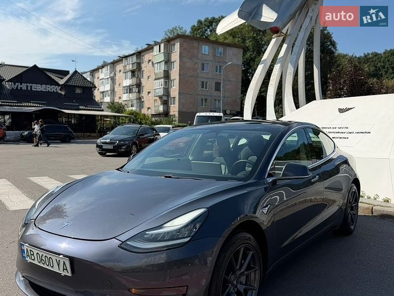 Tesla Model 3 2020