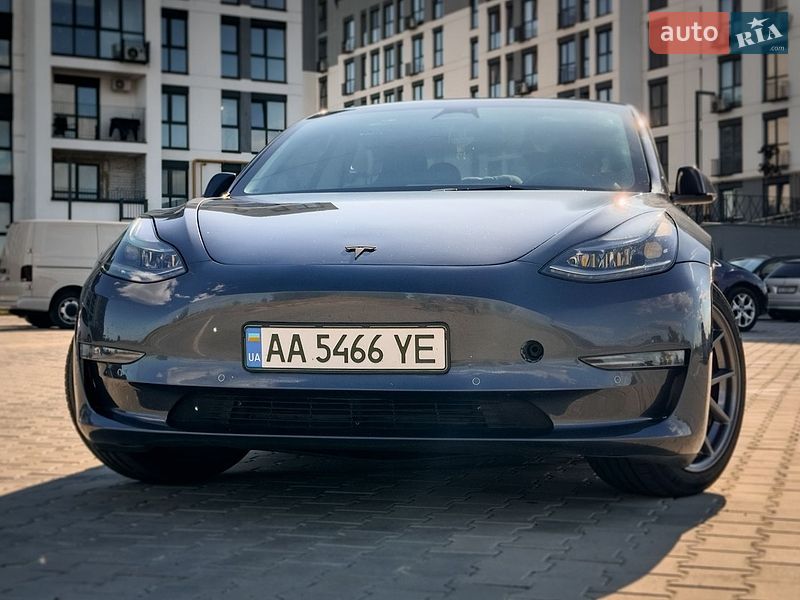 Tesla Model 3 2023