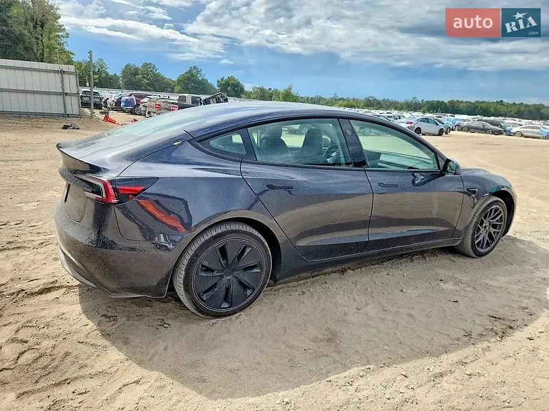 Tesla Model 3 2025