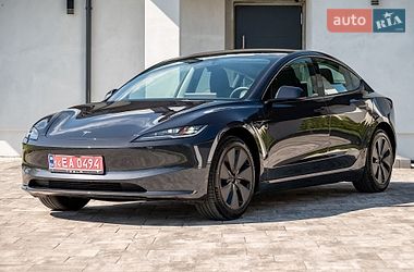 Седан Tesla Model 3 2025 в Ивано-Франковске