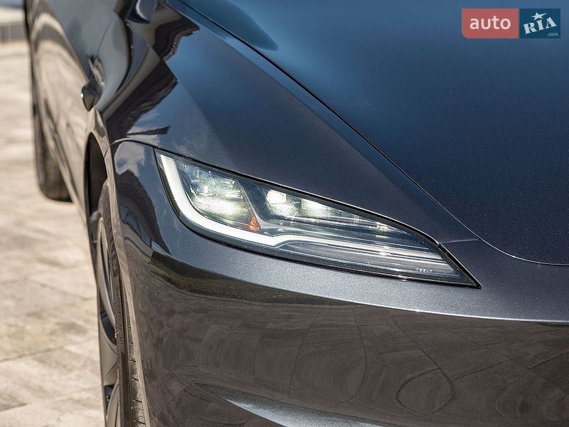 Седан Tesla Model 3 2025 в Ивано-Франковске