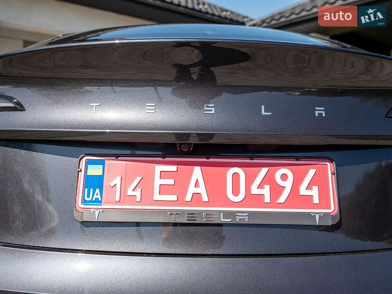 Седан Tesla Model 3 2025 в Ивано-Франковске