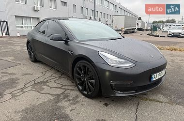 Седан Tesla Model 3 2019 в Киеве