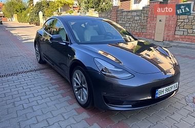 Седан Tesla Model 3 2019 в Одесі