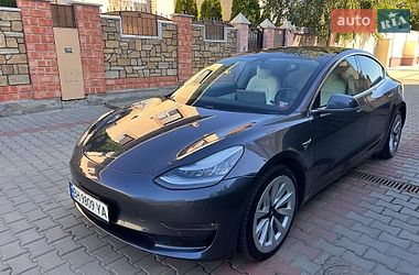 Седан Tesla Model 3 2019 в Одесі