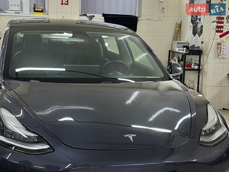Седан Tesla Model 3 2018 в Днепре