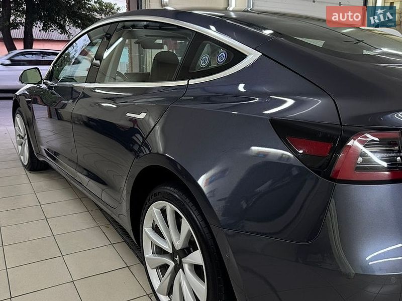 Седан Tesla Model 3 2018 в Днепре