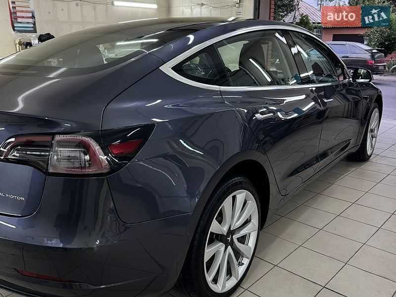 Седан Tesla Model 3 2018 в Днепре