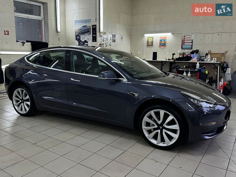 Седан Tesla Model 3 2018 в Днепре