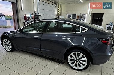 Седан Tesla Model 3 2018 в Днепре