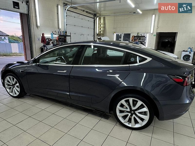 Седан Tesla Model 3 2018 в Днепре