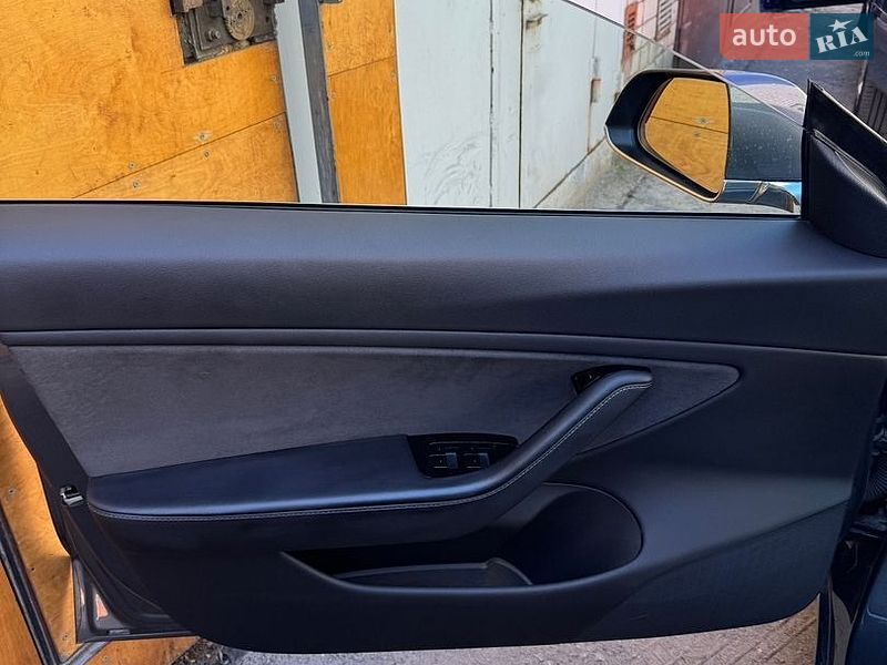 Седан Tesla Model 3 2018 в Днепре