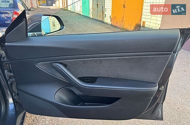 Седан Tesla Model 3 2018 в Днепре