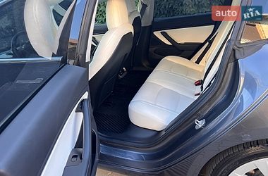 Седан Tesla Model 3 2019 в Одесі