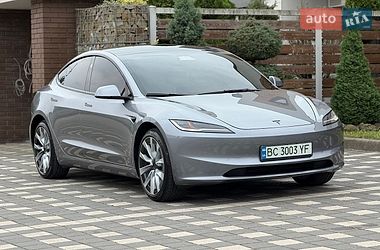 Седан Tesla Model 3 2025 в Стрые